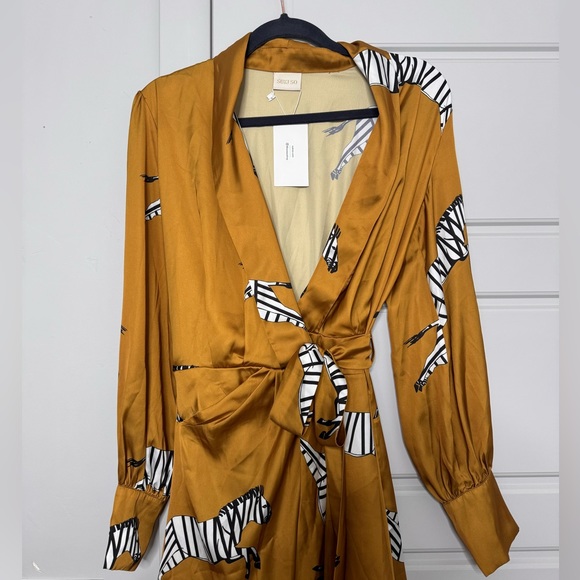 NWT! ⭐️ SukiSo Gold Elsa Wrap Dress in Zebra - Picture 10 of 16